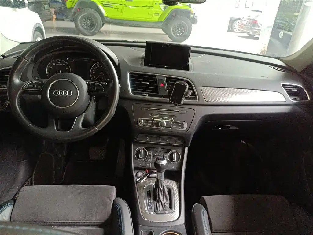 Audi Q3 2018 30th Anniversary Edition 35 TFSI Sport фото 6
