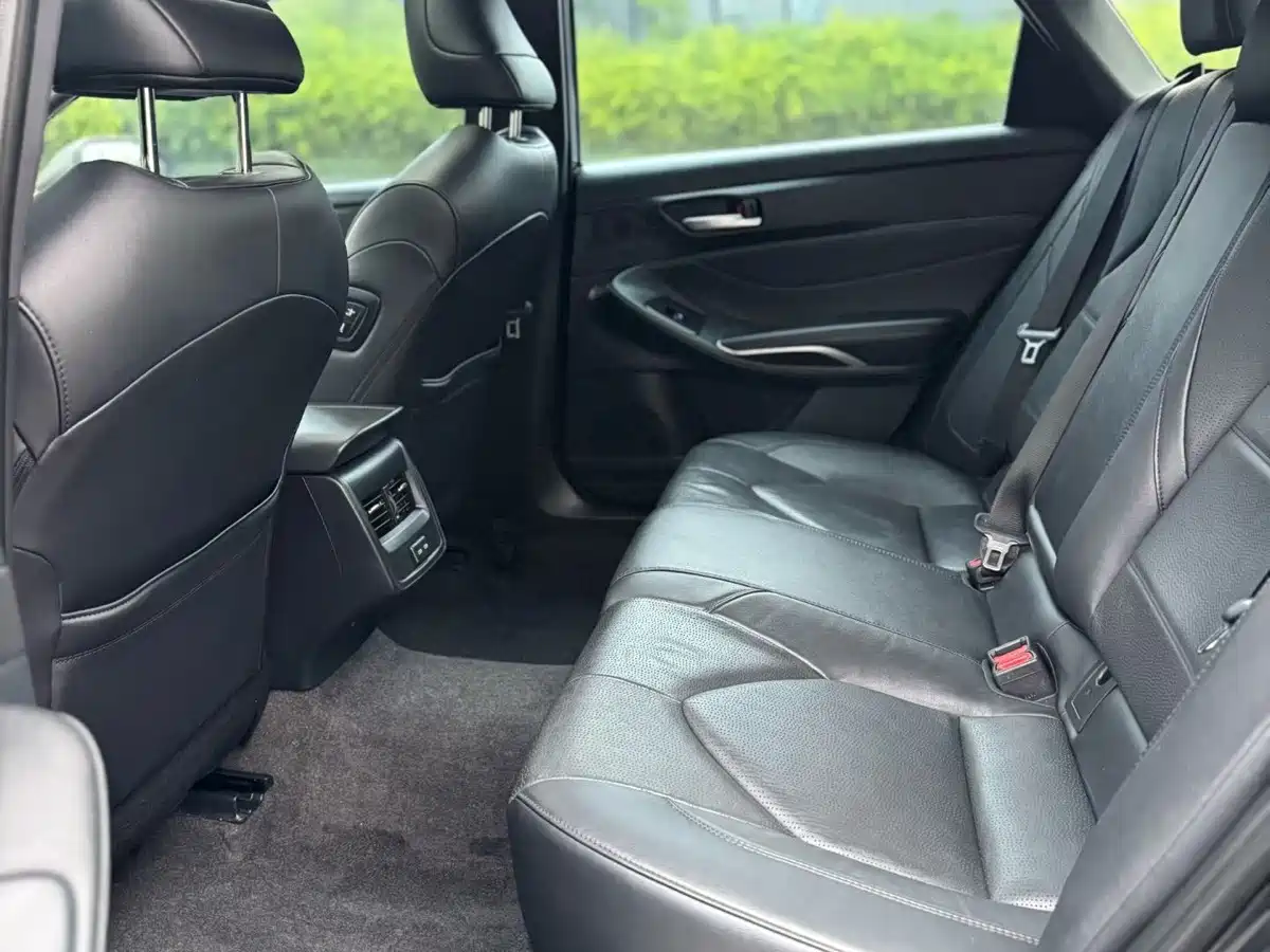 Фото 6 - Toyota Avalon