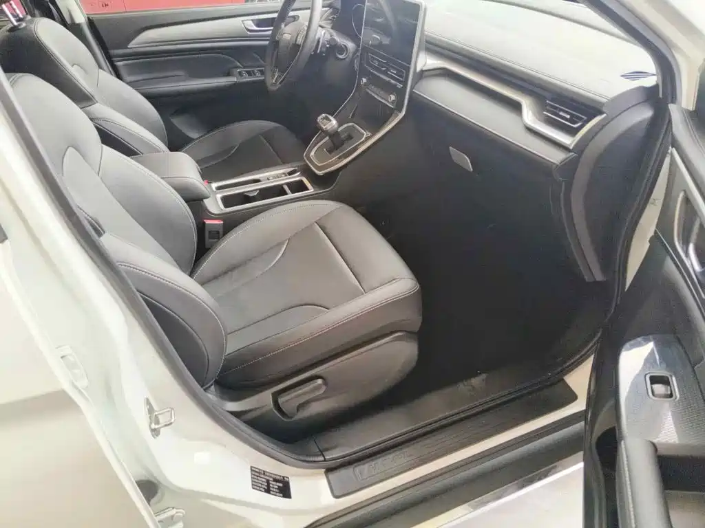 Фото 13 - Haval M6
