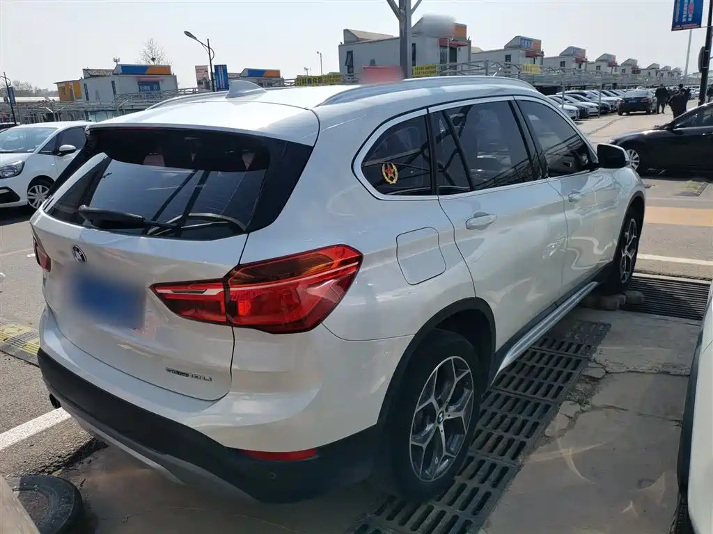 BMW X1 2018 sDrive18Li Premium Model фото 7
