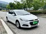 Photo 11 - Chevrolet Cruze