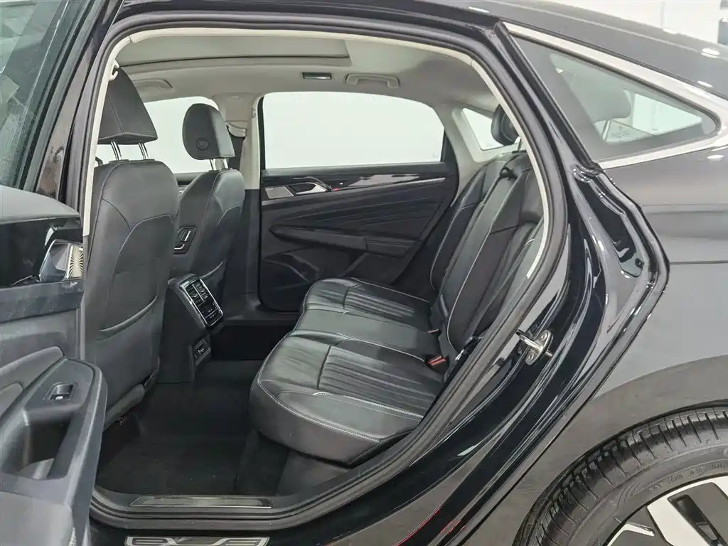Volkswagen Passat 2023 Facelift 330TSI Elite Edition фото 15