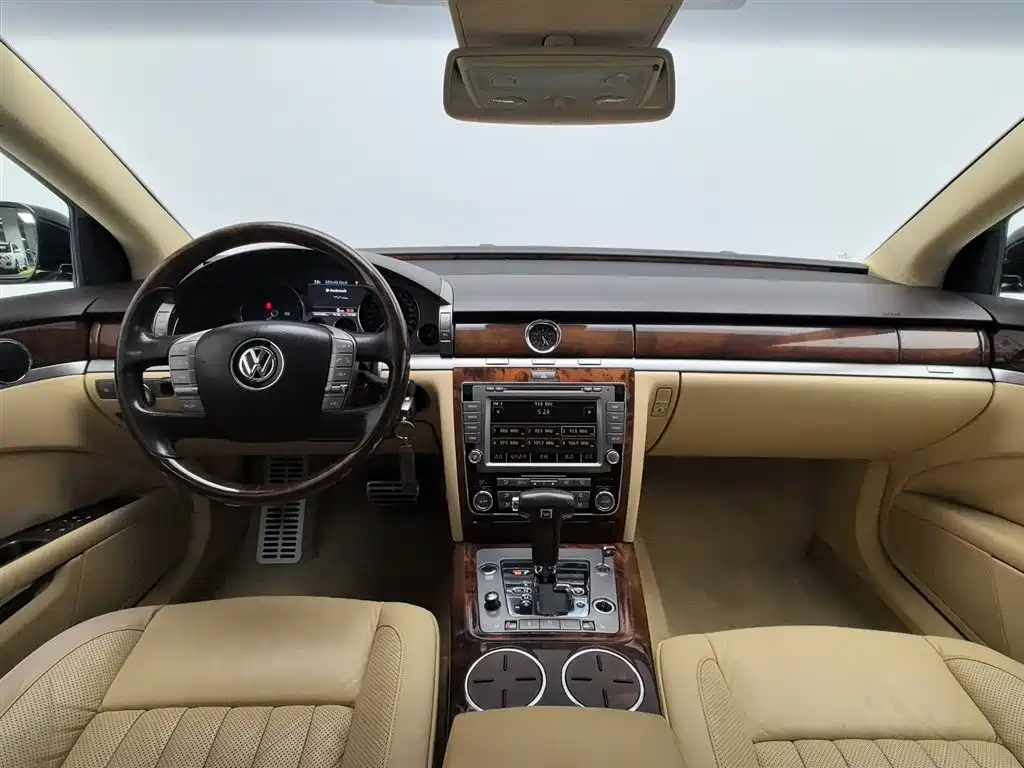 Volkswagen Phaeton 2012 3.0L Executive фото 5