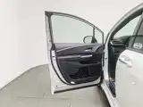 Photo 8 - Toyota Sienna