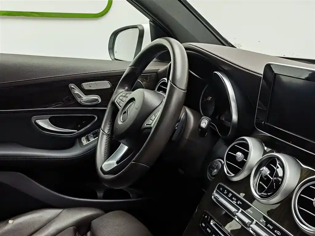 Mercedes-Benz GLC 2019 GLC 260 4MATIC Luxury фото 22