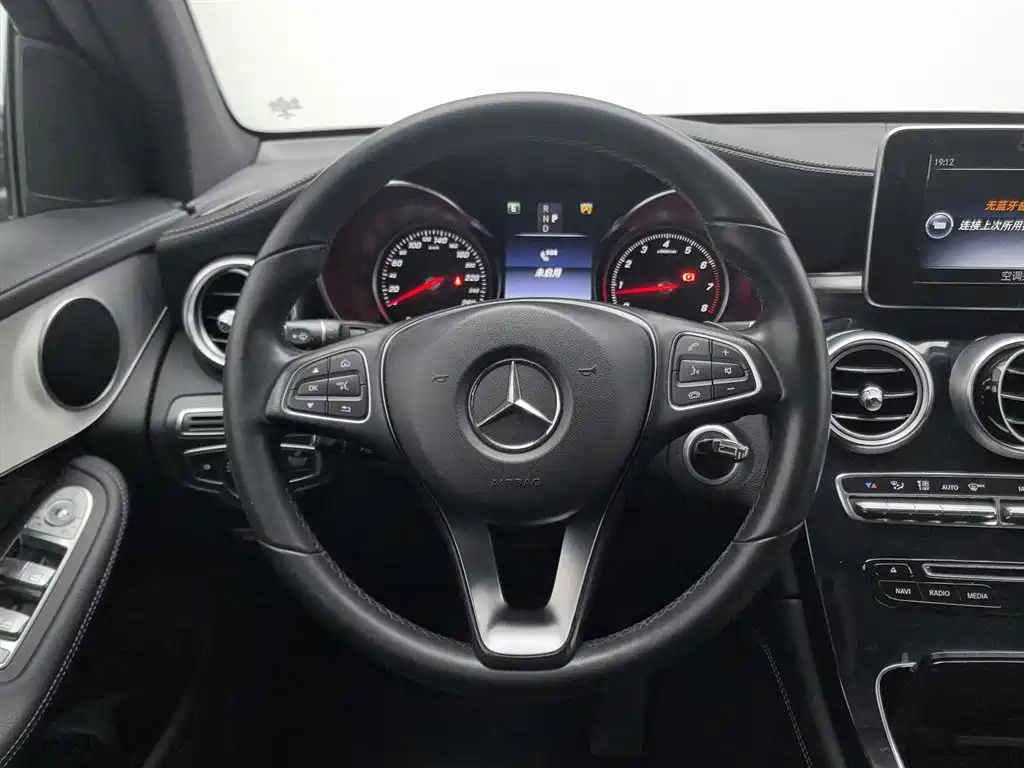 Mercedes-Benz GLC 2016 GLC 200 4MATIC фото 11