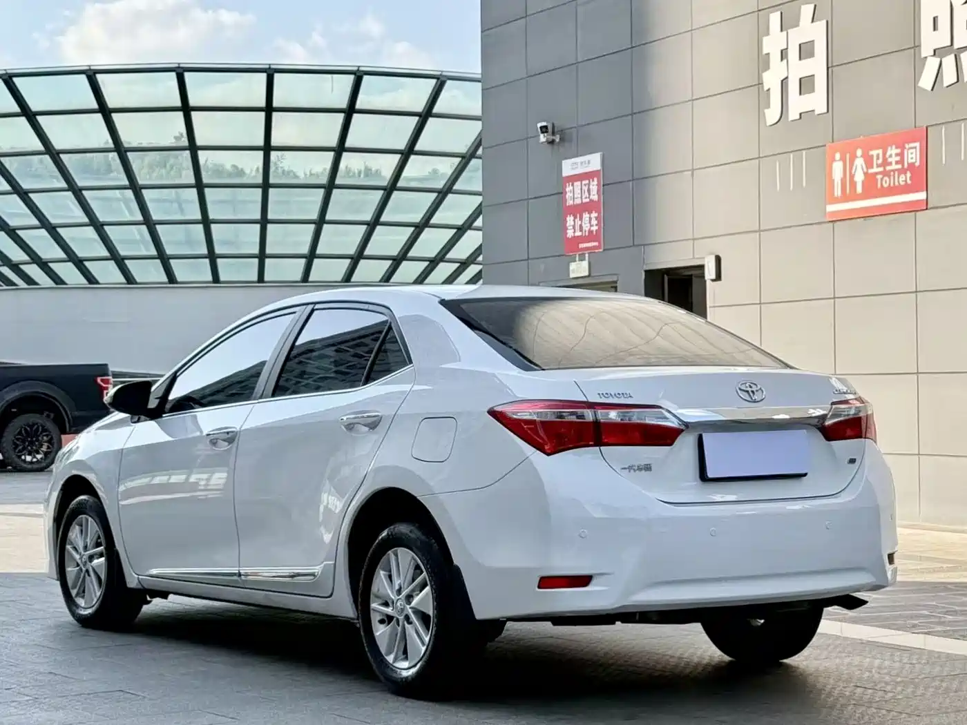 Toyota Corolla 2014 1.6L CVT GL-i фото 7