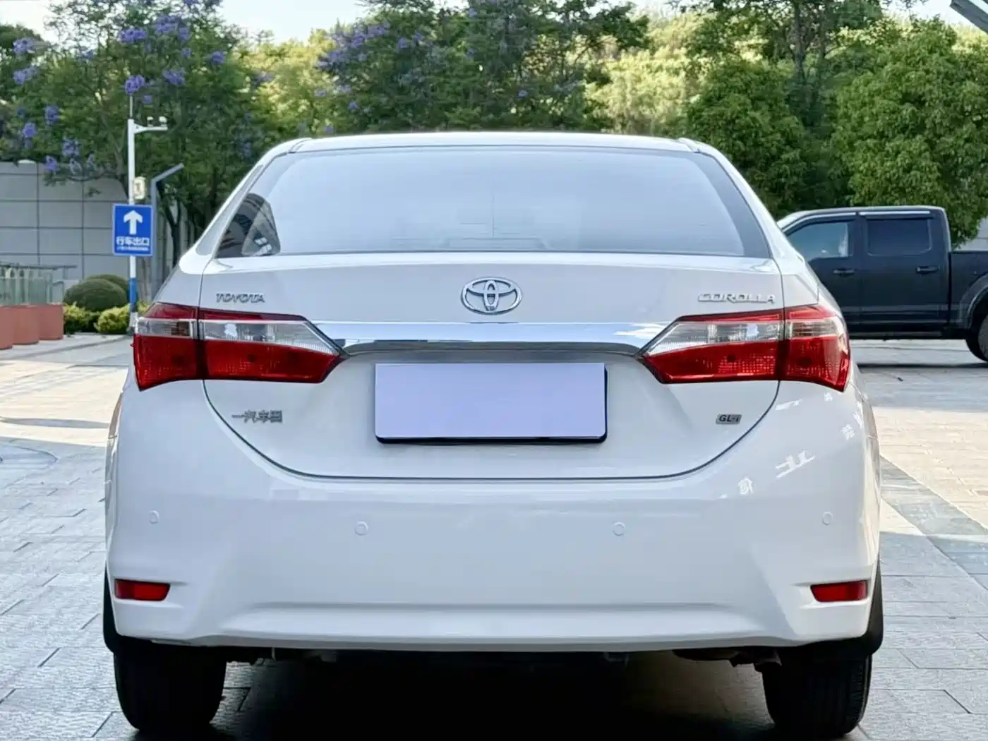 Toyota Corolla 2014 1.6L CVT GL-i фото 8