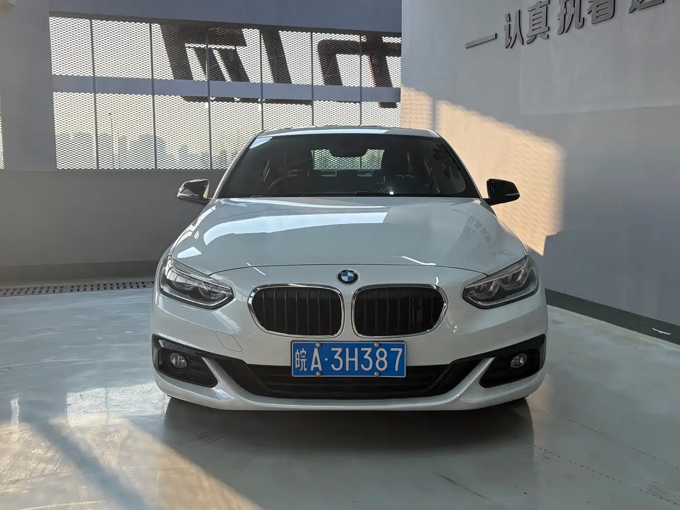 BMW 1 Series 2018 118i Sport Edition фото 2