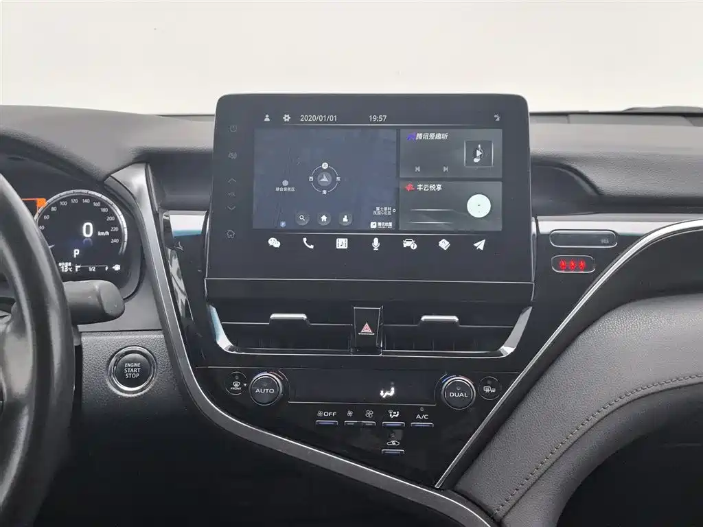 Toyota Camry 2023 2.5G Luxury Edition фото 12