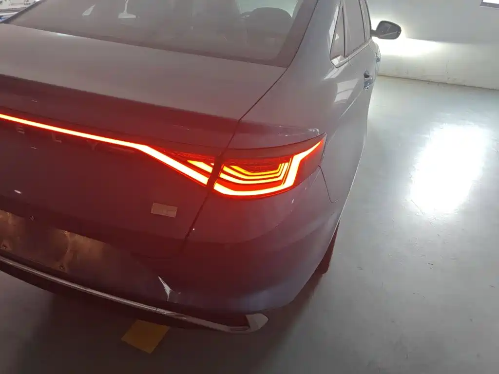 صورة 24 - Geely Emgrand L HiP