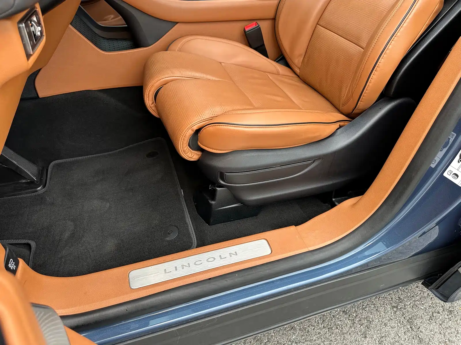 Фото 19 - Lincoln Aviator