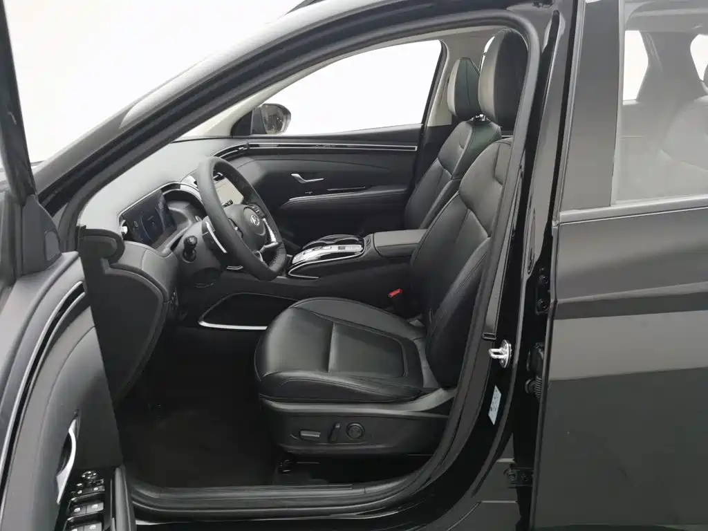 Фото 9 - Hyundai Tucson