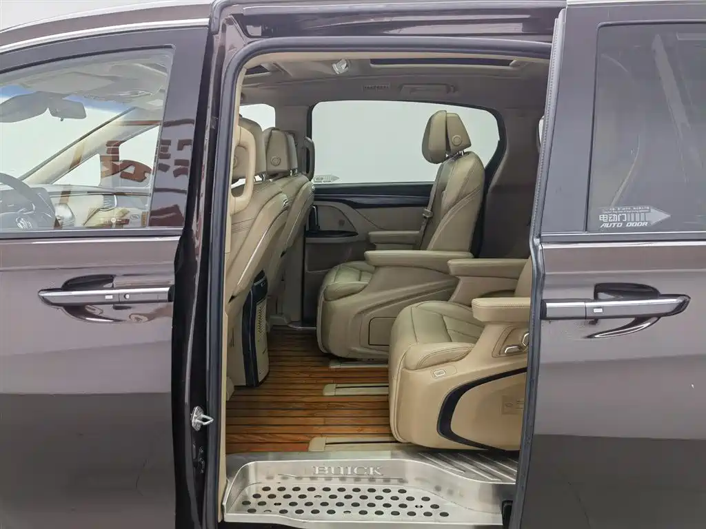 Buick GL8 2021 ES Landlord 653T Luxury фото 15