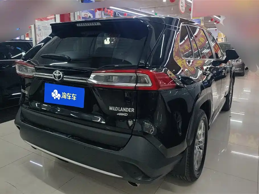 Toyota Wildlander 2022 2.0L CVT AWD Luxury PLUS Edition фото 3