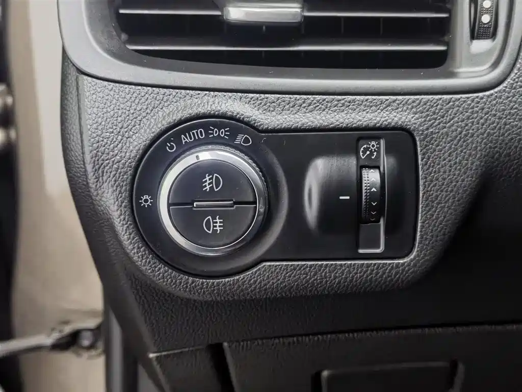 Buick Envision Plus 2014 28T 4WD All-round Flagship фото 21