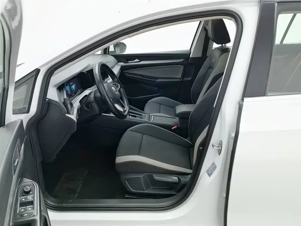 Volkswagen Golf 2021 280TSI DSG 30th Anniversary Edition фото 10