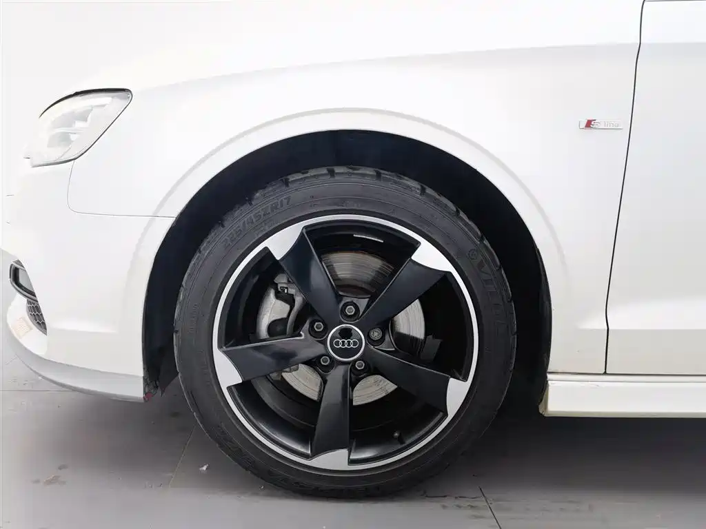 Audi A3 (Import) 2015 Limousine 45 TFSI S line Luxury фото 17
