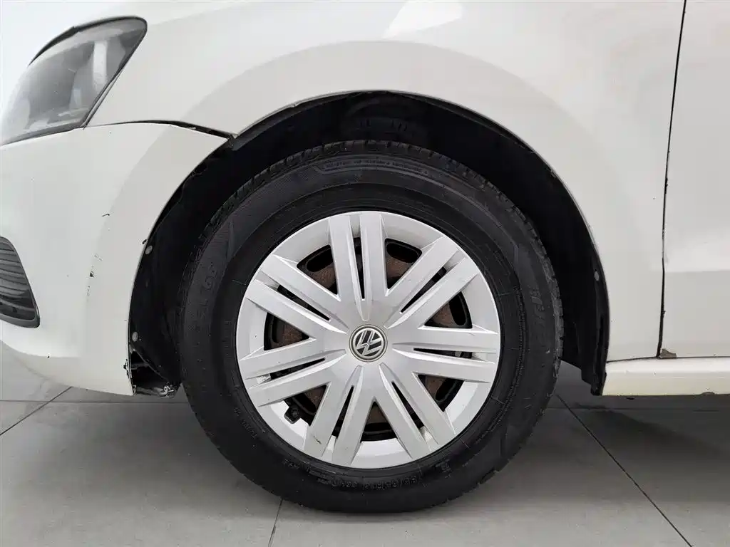 Volkswagen Polo 2016 1.4L Manual Trend фото 17