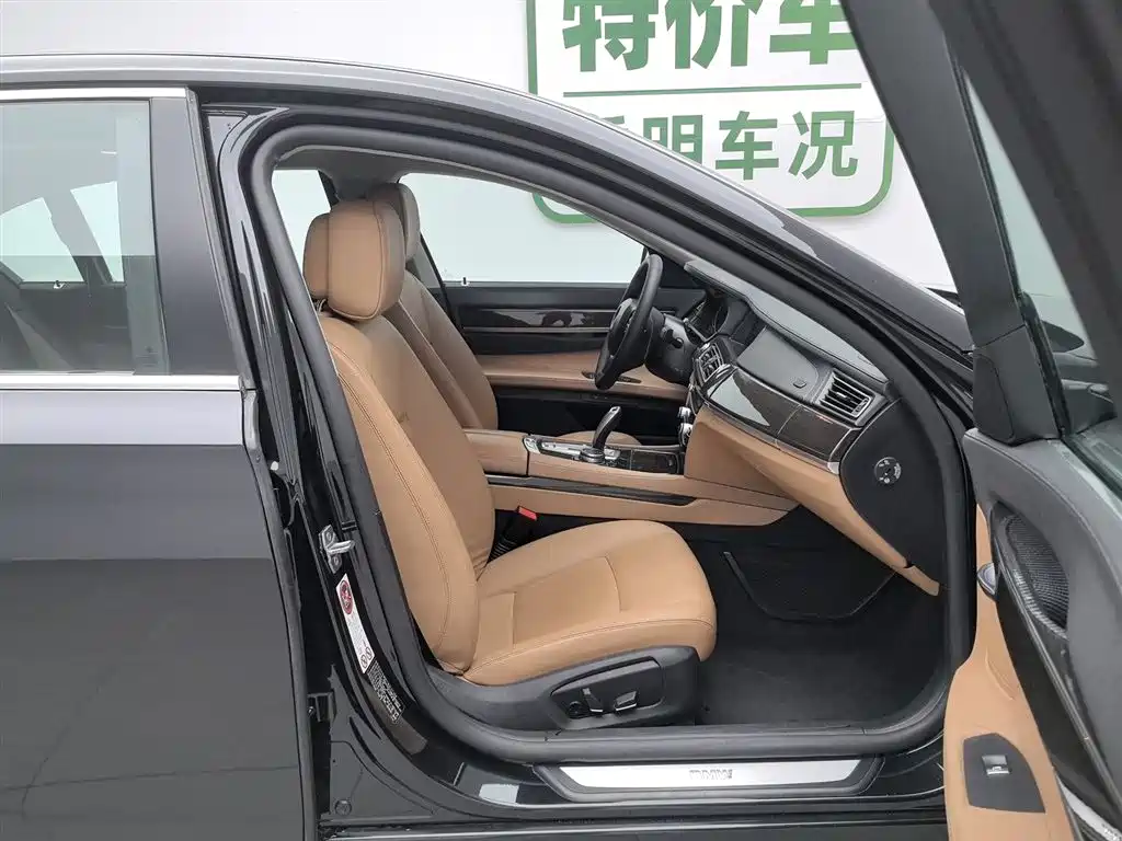 BMW 7 Series 2014 730Li Premium фото 23
