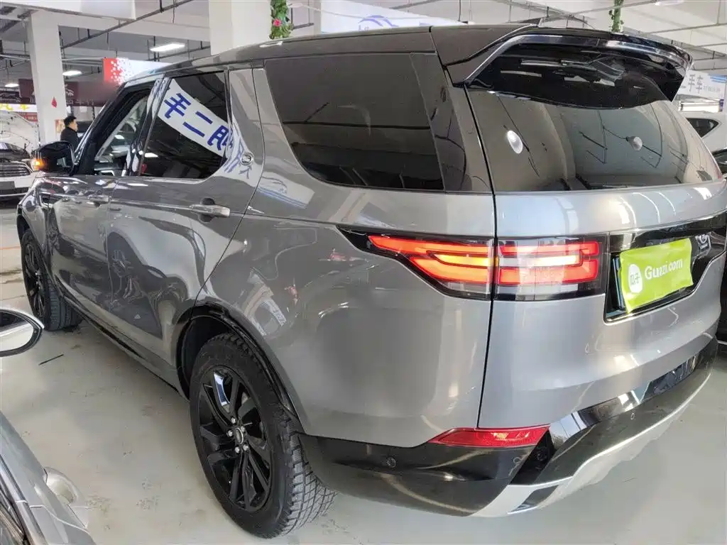 Land Rover Discovery 2020 2.0T SE фото 4