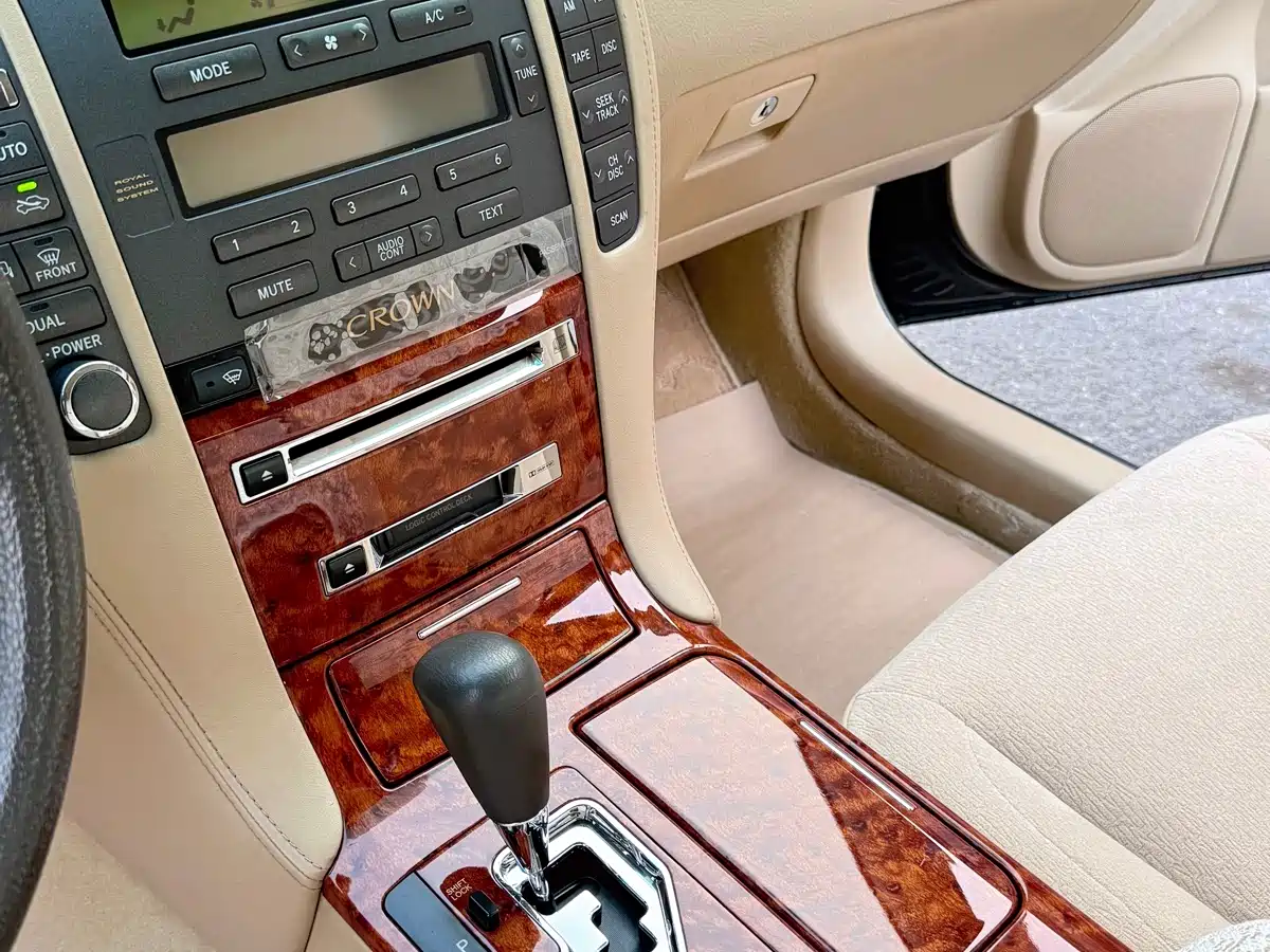 Toyota Crown 2007 2.5L Royal Special Edition фото 10