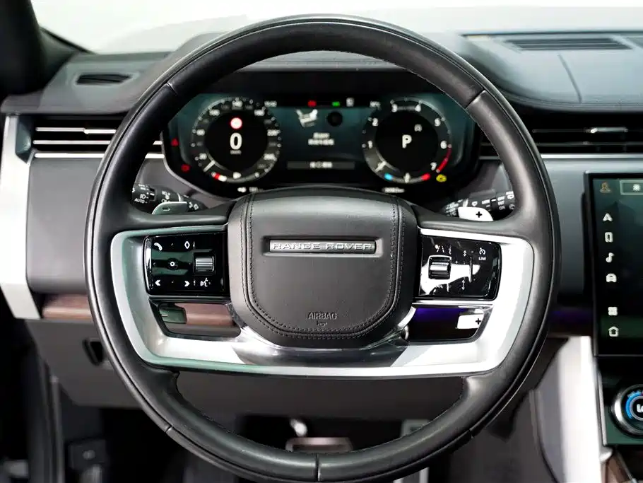 Land Rover Range Rover 2023 3.0 L6 360PS Golden Age Edition фото 32