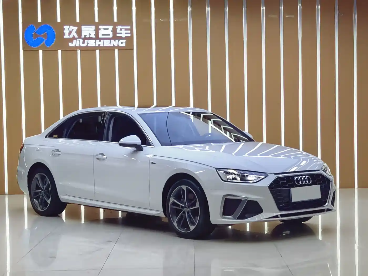 Audi A4L 2020 40 TFSI Fashion Elegance фото 3