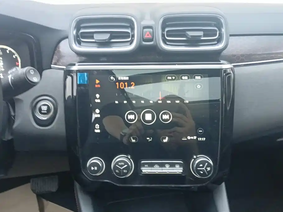 Lynk & Co 02 2018 1.5T DCT 2WD Power Edition China V фото 13