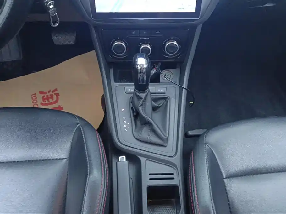 Volkswagen Lavida 2017 1.6L Automatic Trend Edition фото 16