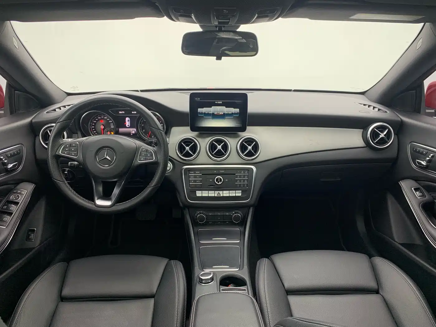 Mercedes-Benz CLA (Import) 2017 Facelift CLA 200 Style фото 10