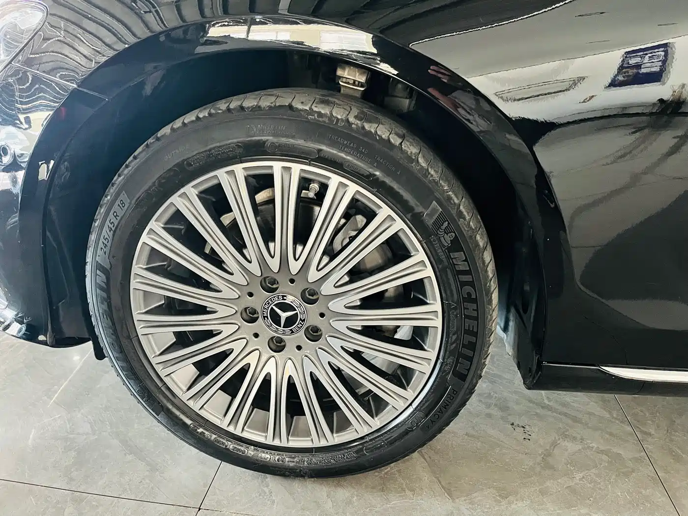 MERCEDES-BENZ E CLASS