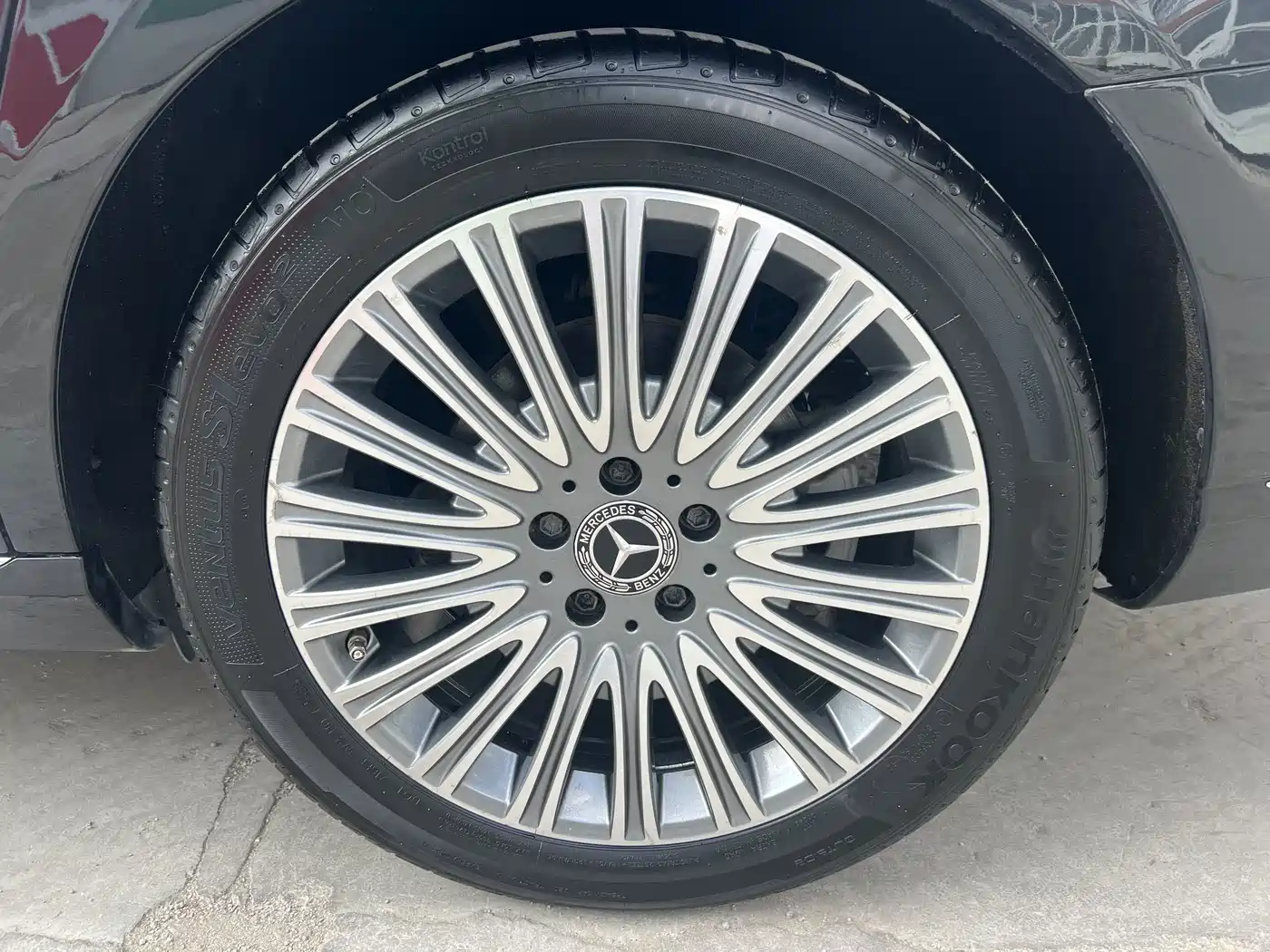 Photo 13 - Mercedes-Benz E-Class