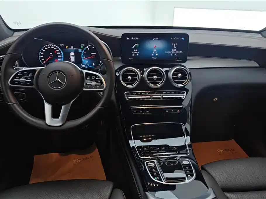 Mercedes-Benz GLC 2021 GLC 260 L 4MATIC Sporty фото 12