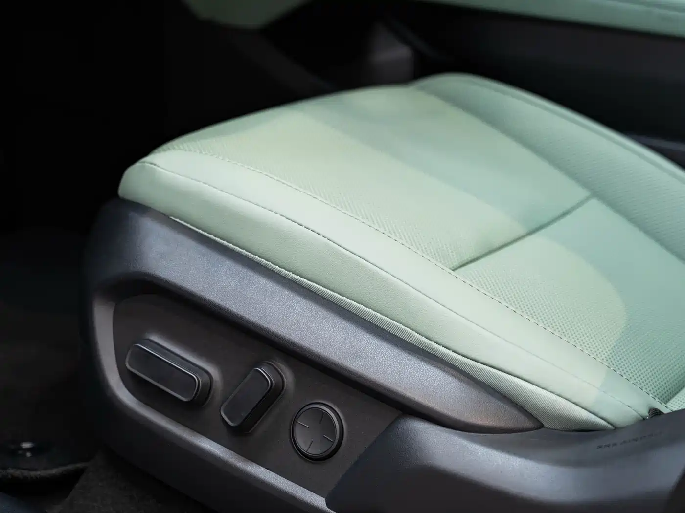 Lexus ES 2025 Model 300h Base Version фото 21
