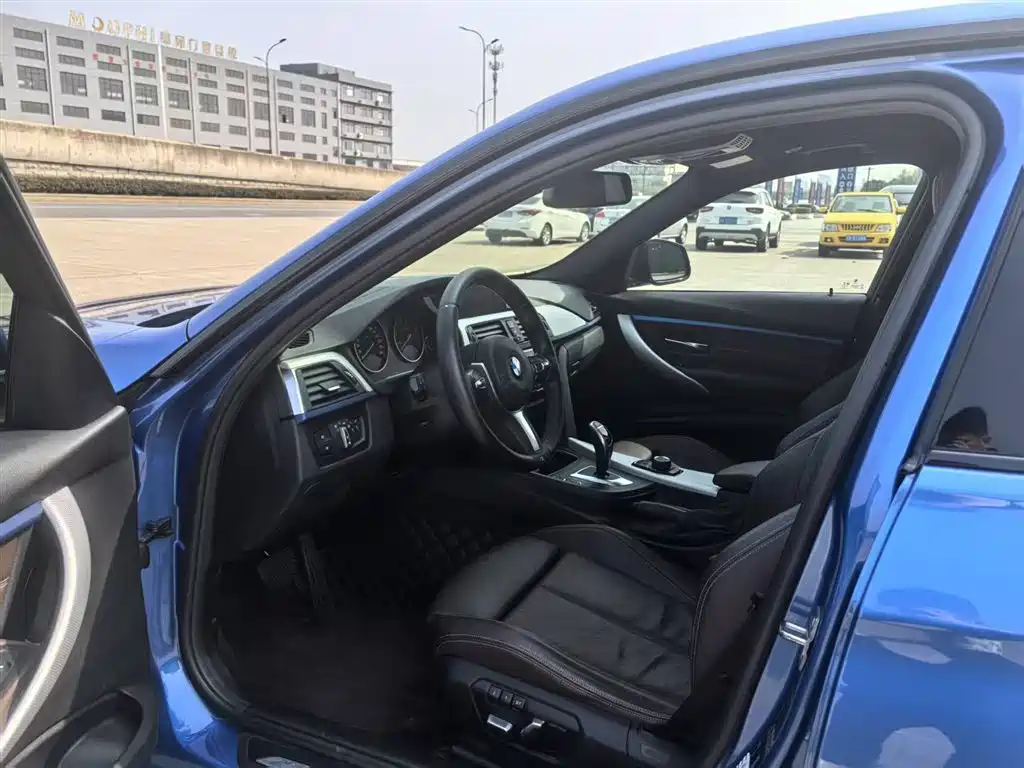 BMW 3 Series 2018 320i M Sport Package фото 10