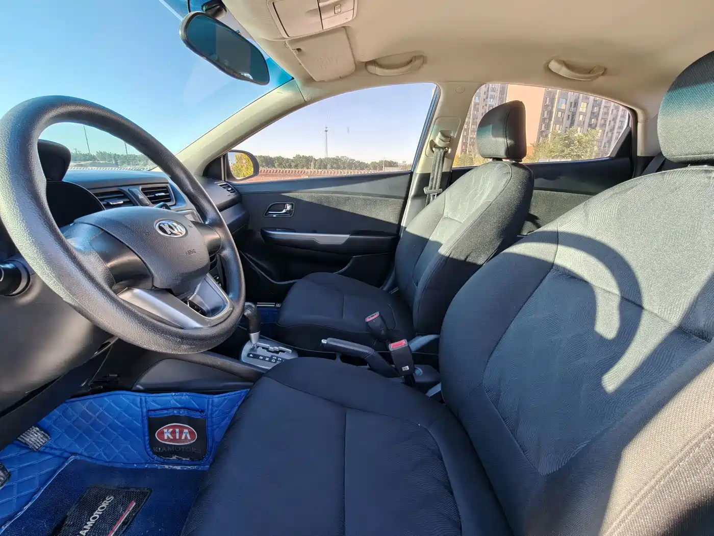 Kia K2 2012 Sedan 1.4L AT GLS Commemorative Edition фото 4