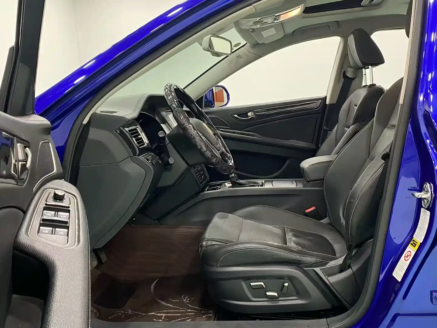 Фото 4 - Hongqi H7