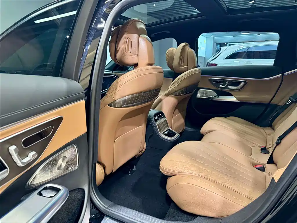 Mercedes-Benz E-Class 2024 Model E 300 L Luxury фото 28