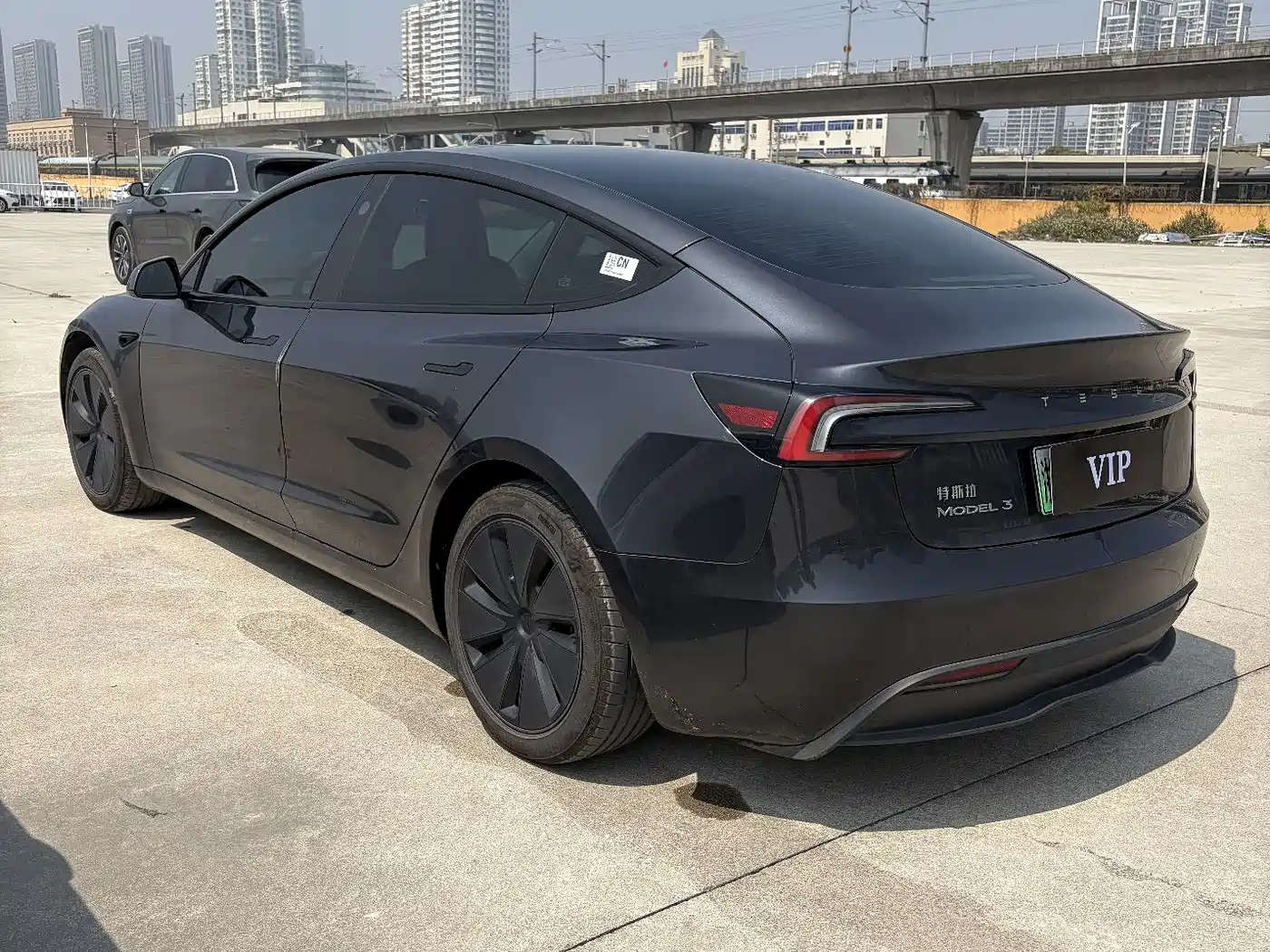 TESLA MODEL 3