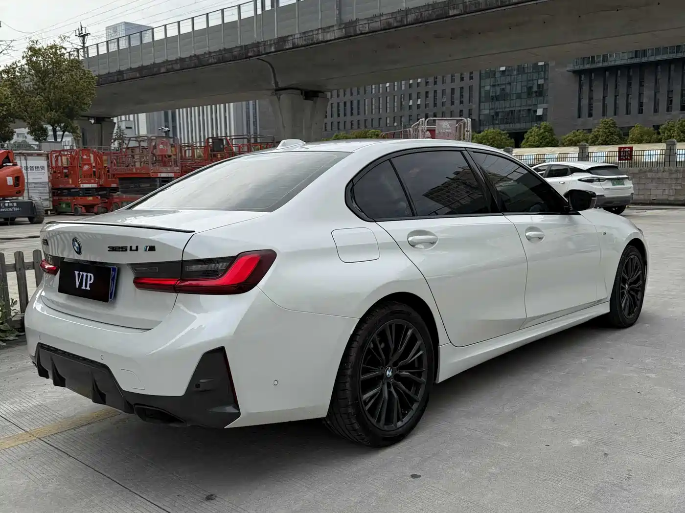 BMW 3 Series 2024 325Li M Sport Shadowline Package фото 9