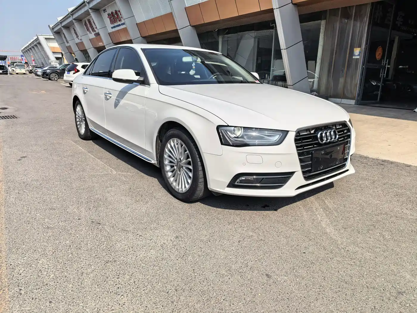 Фото 3 - Audi A4L