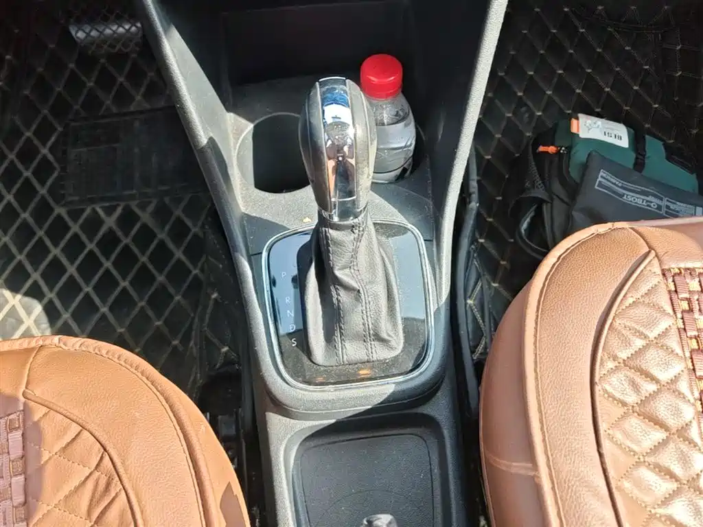 Volkswagen Polo 2016 1.6L Automatic Comfort фото 10
