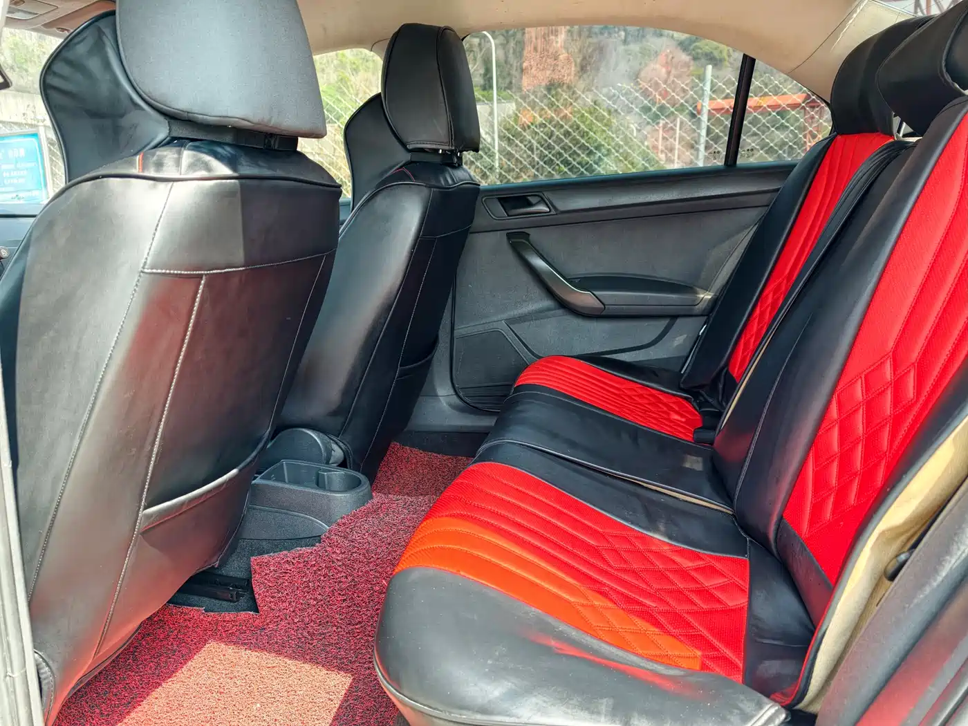 Volkswagen Santana 2015 1.6L Automatic Trend Edition фото 4
