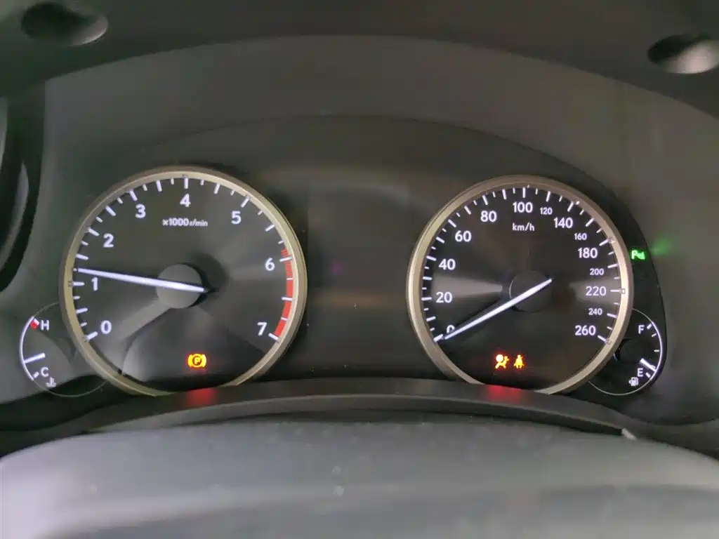 Lexus NX 2018 Model 300 FWD Fengxing Edition фото 8