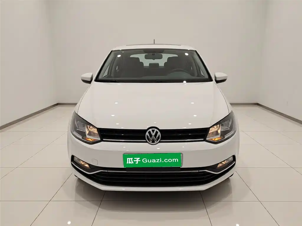 Volkswagen Polo 2016 1.6L Automatic Comfort фото 3