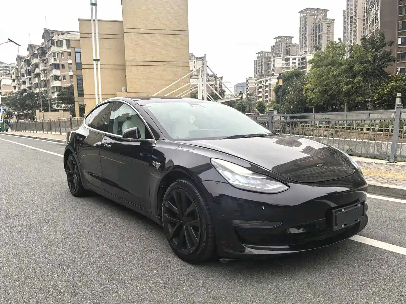 Фото 3 - Tesla Model 3