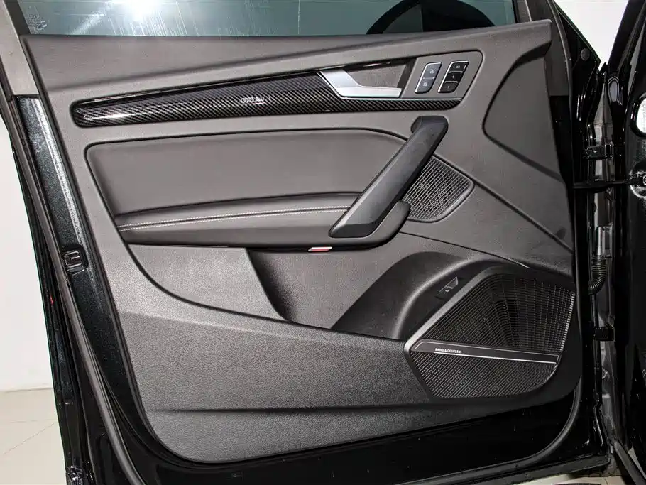Audi Q5L 2024 Model 45 TFSI Luxury Dynamic фото 16