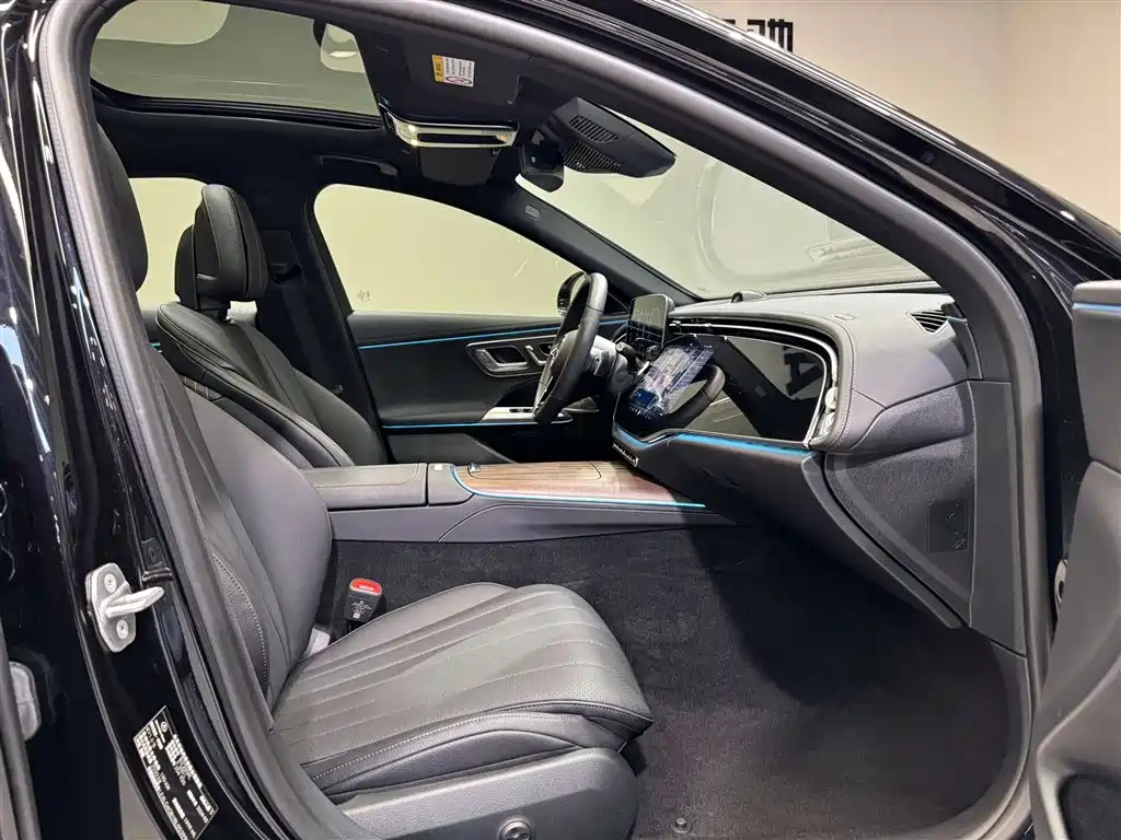 Mercedes-Benz E-Class 2024 Model E 300 L Luxury фото 18