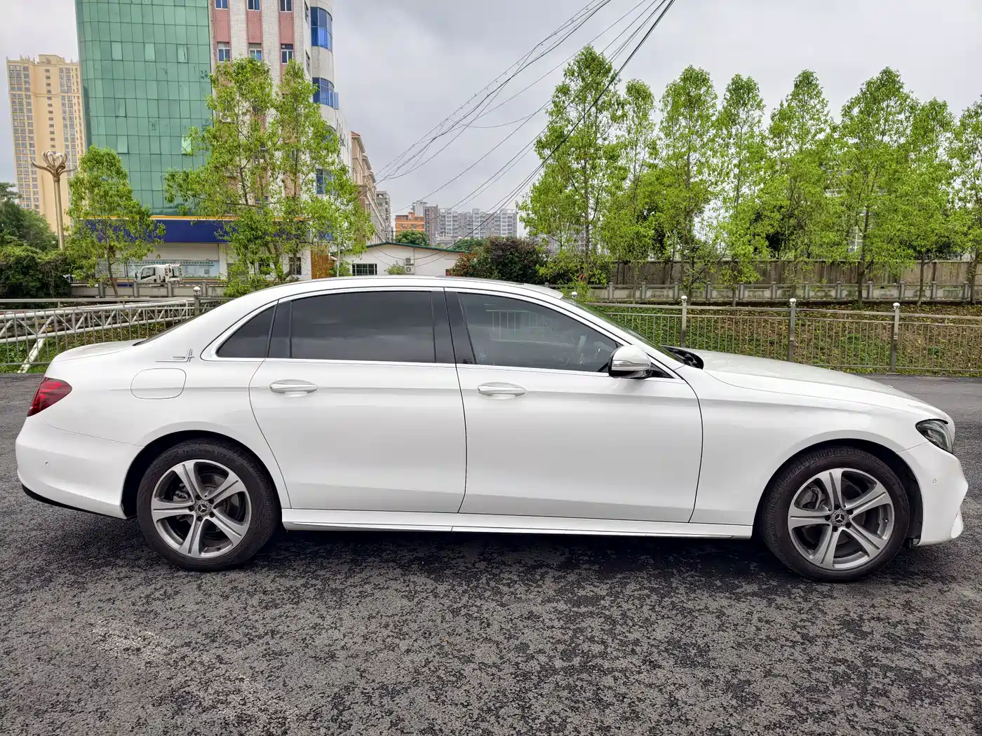 Mercedes-Benz E-Class 2019 E 200 L Sport фото 22